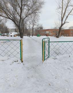 Вход в дошкольное отделение "Сказка"